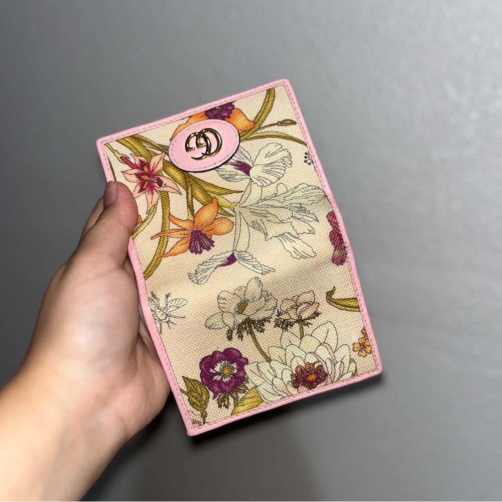 Gucci Flora Limited Edition Bifold Wallet - Picture 2 of 9